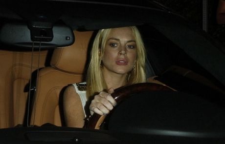 Η  Lindsay Lohan μπήκε φυλακή