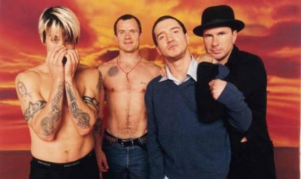 Σε λίγες ώρες στην σκηνή του ΟΑΚΑ η Red Hot Chili Peppers θα βάλουν “φωτιά”