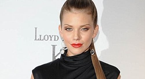 Η AnnaLynne McCord φωτογραφήθηκε χωρίς εσώρουχο