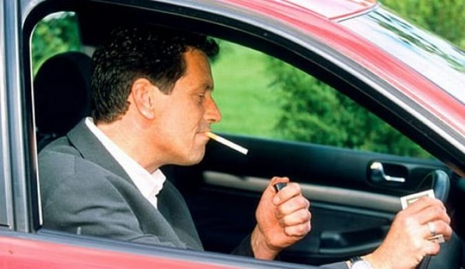 Επικίνδυνο το κάπνισμα μέσα στο αυτοκίνητο