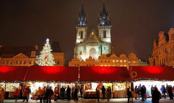 Τέσσερις ιδανικές πόλεις που θα σας μεταφέρουν τη μαγεία των Χριστουγέννων