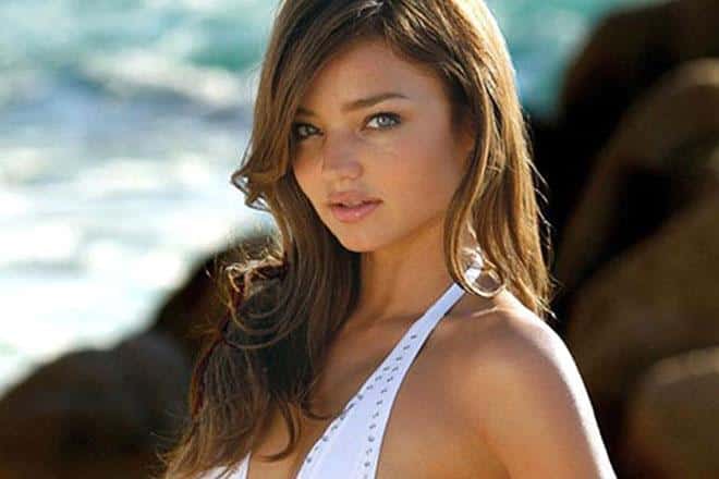 Η Miranda Kerr ποζάρει με σέξι εσώρουχα !