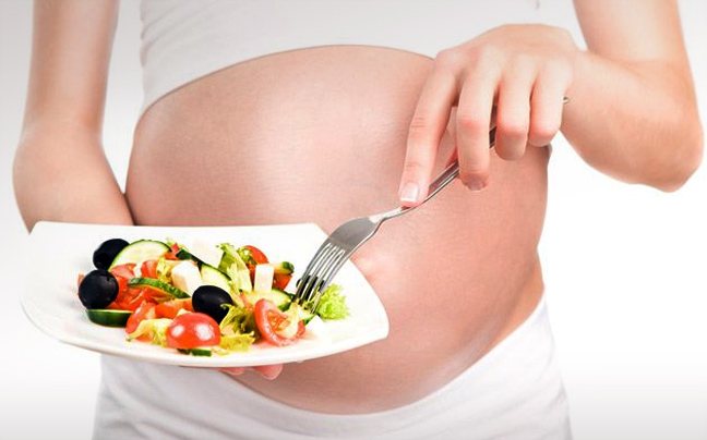 Οκτώ τρόφιμα που πρέπει να αποφεύγετε στην εγκυμοσύνη