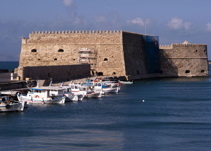 Προστασία των μνημείων στο λιμάνι Ηρακλείου Κρήτης