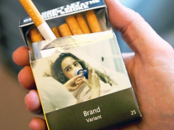 Hχητικά προειδοποιητικά μηνύματα στα πακέτα των τσιγάρων