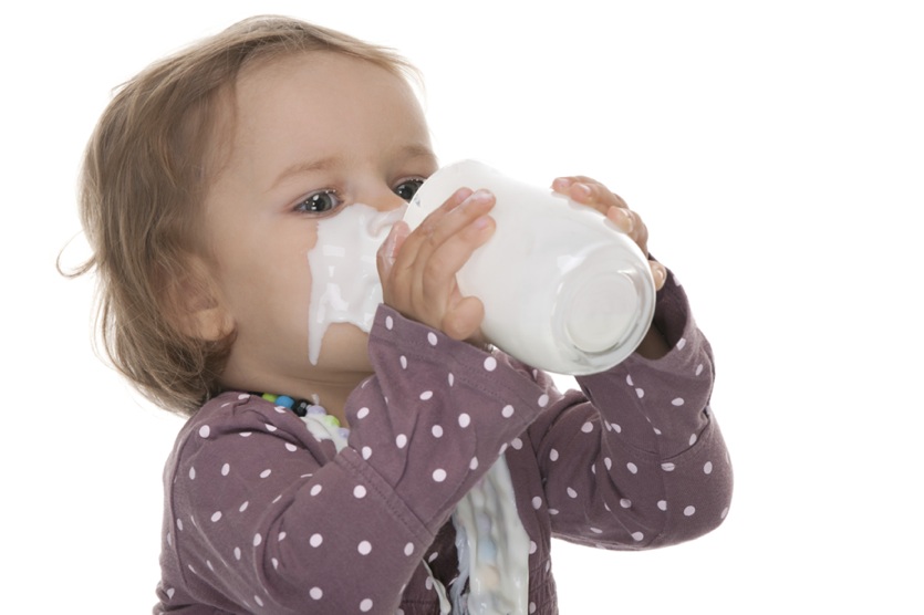 Από ποια ηλικία μπορώ να δώσω στο παιδί μου φρέσκο γάλα ;
