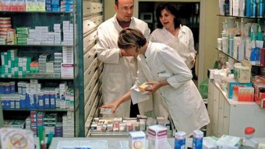 Το ΣΔΟΕ θα ελέγξει τα φαρμακεία. Η θέση του K.Λουράντου