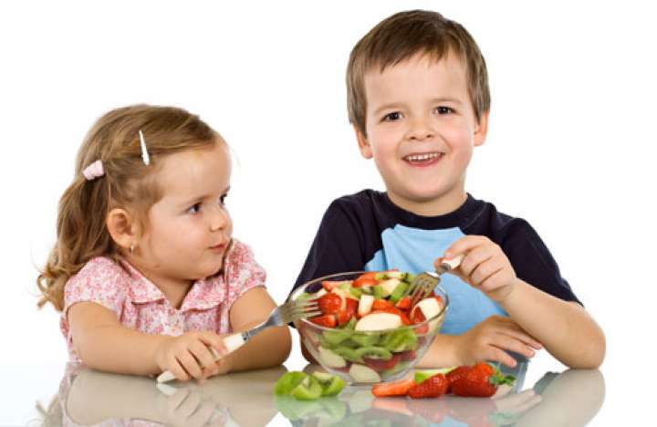 Οι τροφές που προστατεύουν τα παιδιά από τις ιώσεις & κρυολογήματα