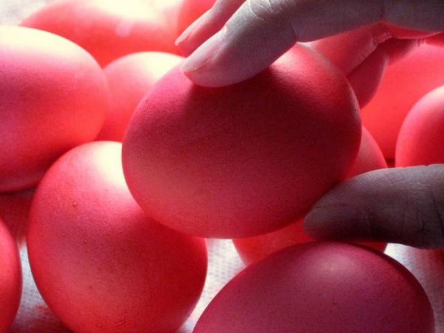 Ιδέες για να αξιοποιήσετε τα κόκκινα αυγά που περίσσεψαν
