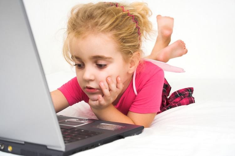 Παιδί και Διαδίκτυο: Κίνδυνοι και Προκλήσεις