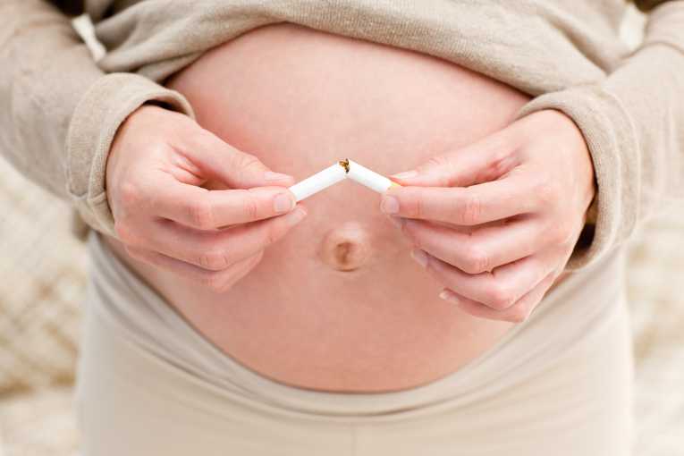 Καπνίστρια έγκυος; Παχύσαρκο παιδί!