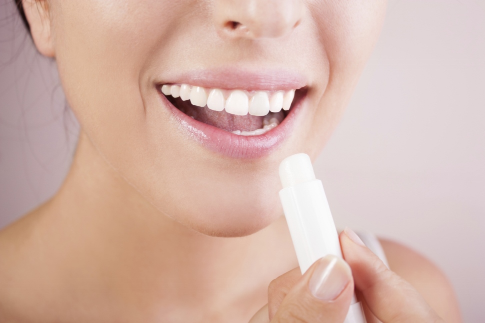 Φτιάξτε μόνες σας lip balm με σπιτικά υλικά