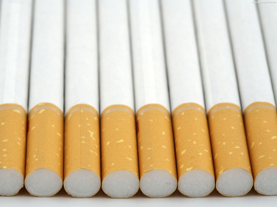 Καπνοβιομηχανία κόβει το τσιγάρο στους υπαλλήλους