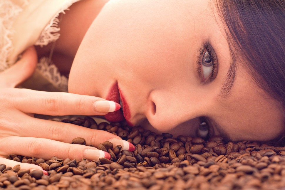 Καφές: 3 τρόποι να συμβάλλει στην ομορφιά σου!