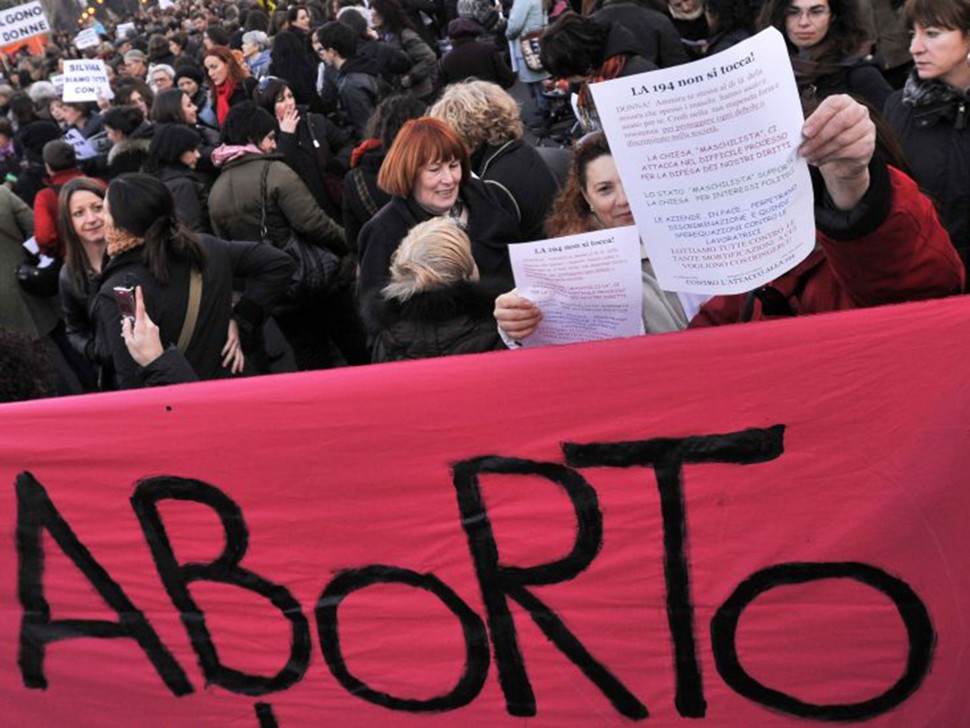 Ιταλία: Το Βατικανό ξαναχτυπά εναντίον των εκτρώσεων