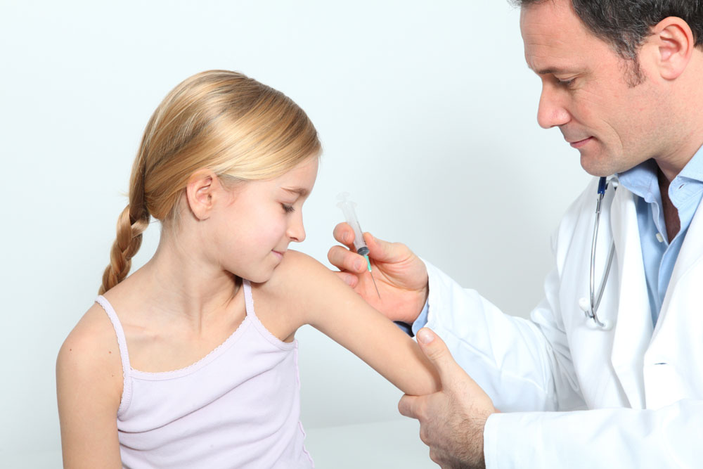 Παπακώστα: Παιδικά εμβόλια δωρεάν στα σχολεία