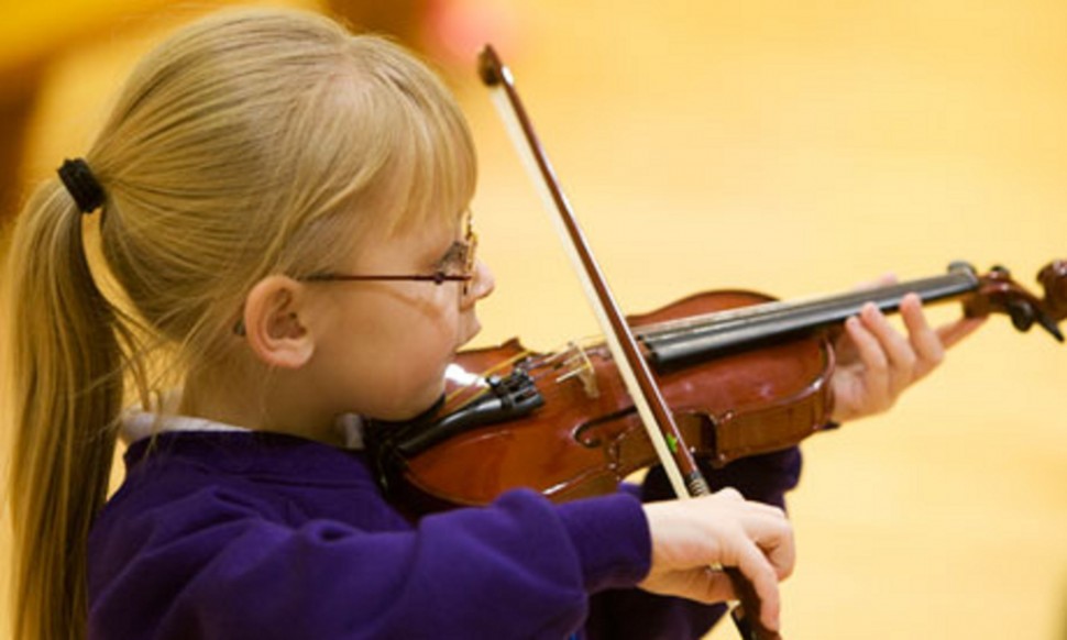 ΕΡΕΥΝΑ: Πώς επιδρά η μουσική στον παιδικό ψυχισμό;