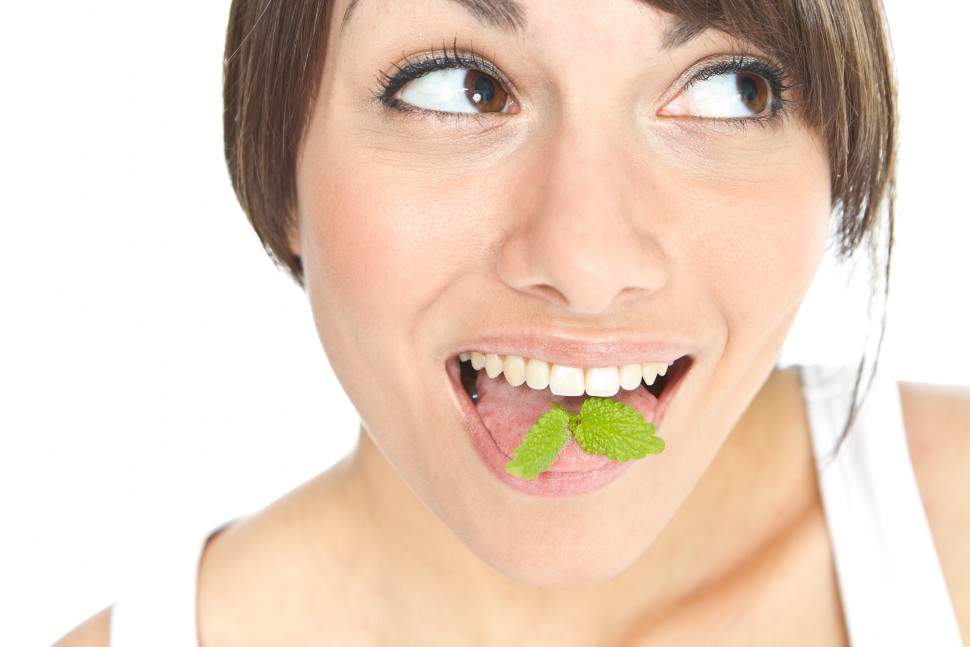 6 tips για να μην «μυρίζει» το στόμα μας