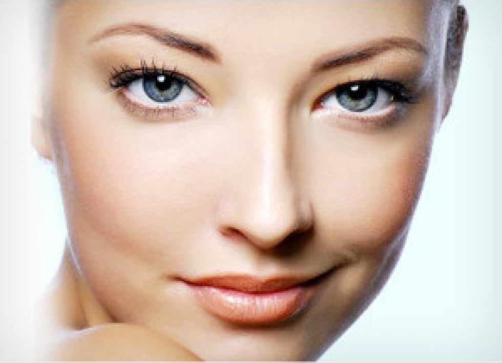 Πως να επιλέξετε την ιδανική αντιρυτιδική κρέμα ματιών;