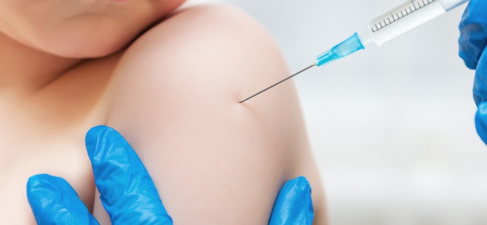 Η NHS επιβάλλει εμβολιασμό σε μωρά για τη μηνιγγίτιδα Β