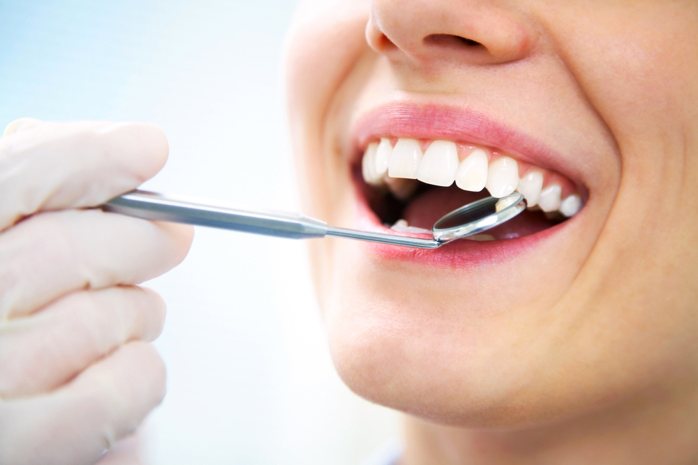 Πώς να φροντίσετε σωστά τα δόντια και τα ούλα σας