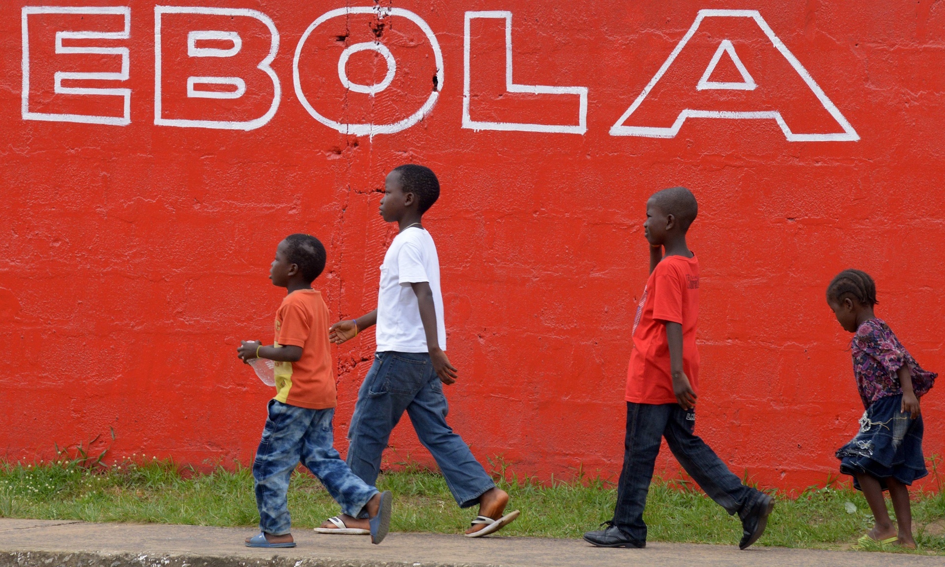 Μια μαθήτρια το νέο θύμα του ιού Έμπολα