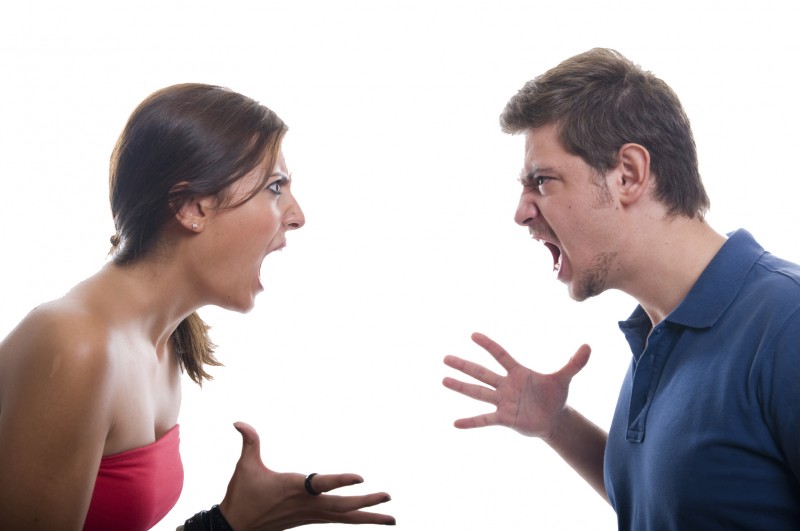 Σταματήστε να κατηγορείτε (μόνο) τον σύντροφό σας