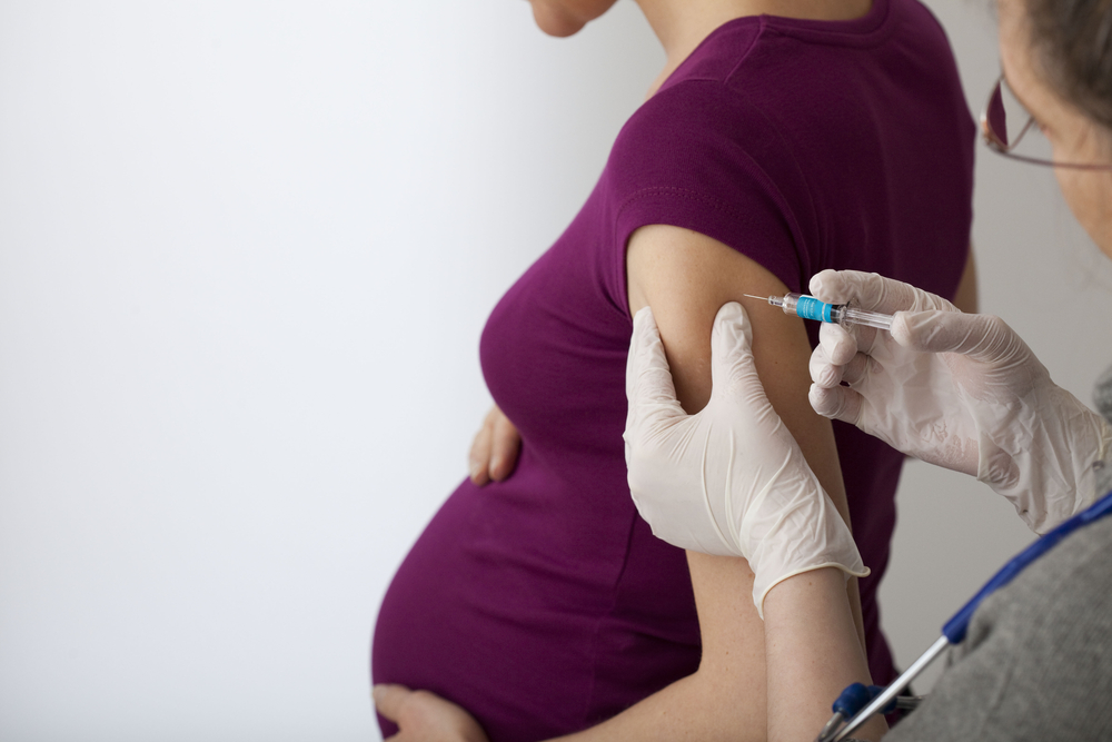 Απαραίτητο το εμβόλιο της γρίπης για τις έγκυες και τα βρέφη