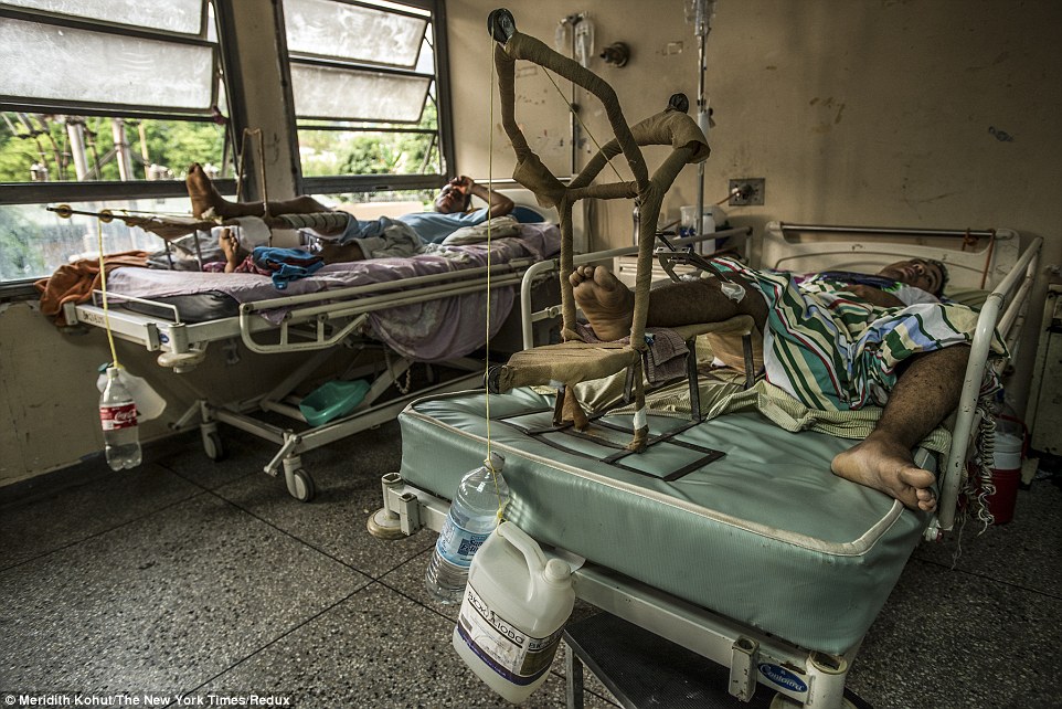 Νοσοκομείο που μοιάζει με εμπόλεμη ζώνη [photos]