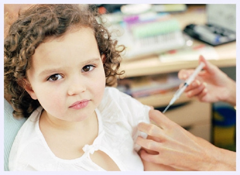 Μηνιγγίτιδα Β: 7 στα 10 παιδιά δεν εμβολιάζονται!