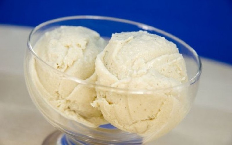 Σπιτικό παγωτό με γιαούρτι και μέλι