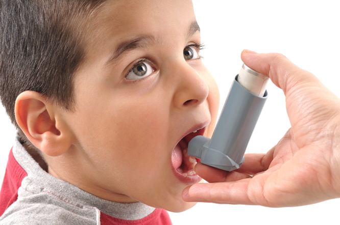 Η απαγόρευση του καπνίσματος μειώνει τις κρίσεις άσθματος στα παιδιά