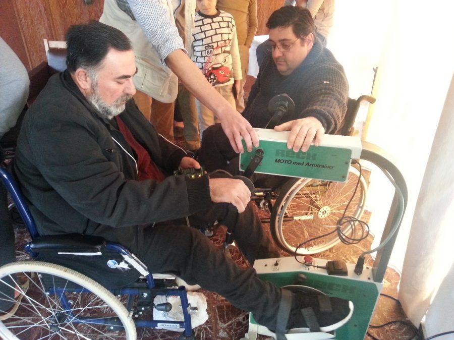 Η Περιφέρεια Δυτικής Ελλάδας χαρίζει αμαξίδιο και ποδήλατο  σε πρόσφυγα
