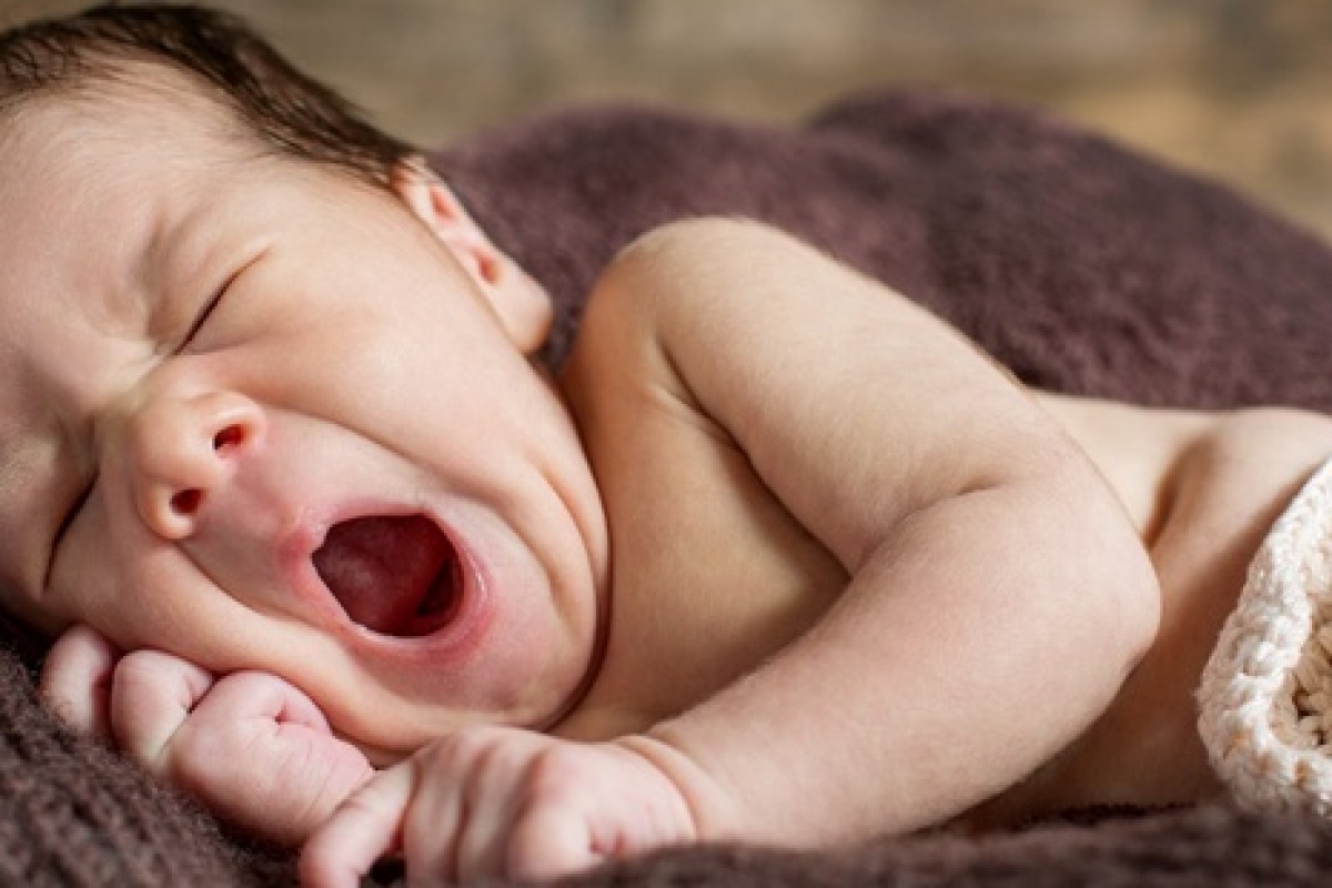 Οι οθόνες αφής “κλέβουν” τον ύπνο και από τα μωρά