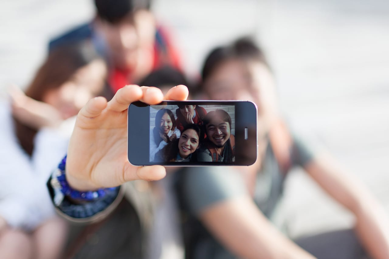 Οι ειδικοί προειδοποιούν ότι οι selfies βλάπτουν την υγεία