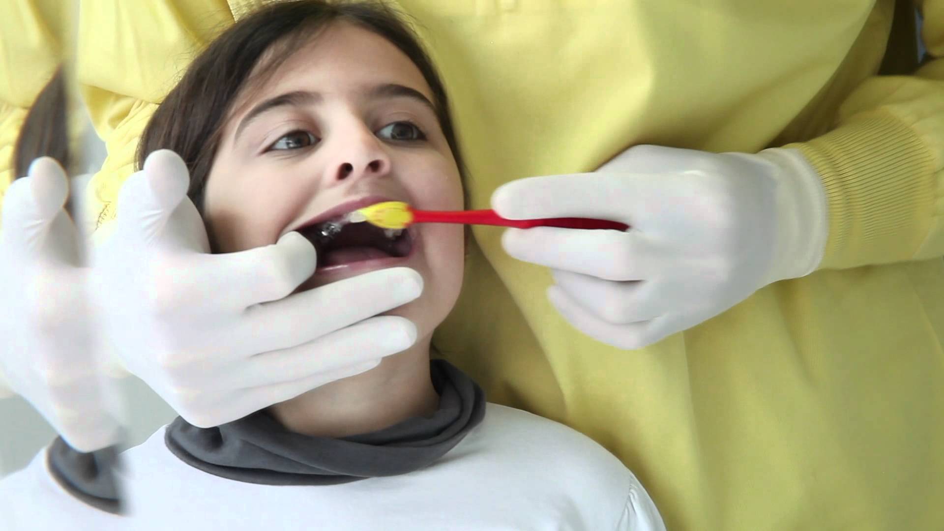 Πως θα πείσετε τα παιδιά να βουρτσίζουν τα δόντια τους