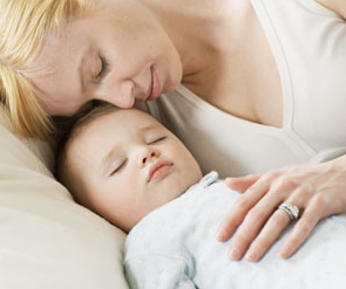 Η ποιότητα του ύπνου των παιδιών συνδέεται με την αϋπνία των μητέρων