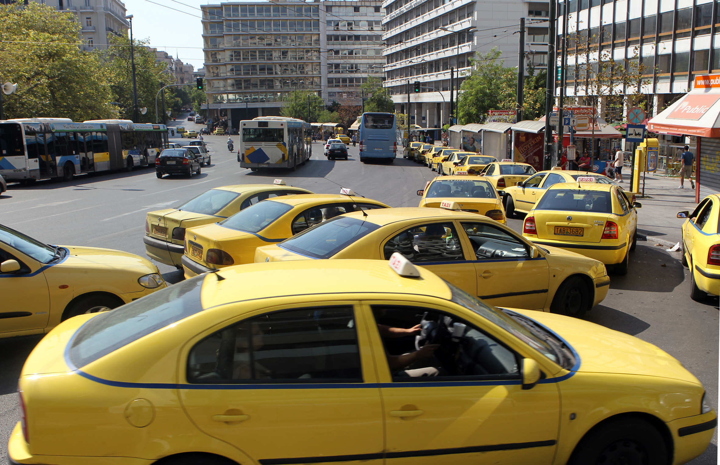 Τα “γερασμένα” ταξί απειλούν τη δημόσια υγεία