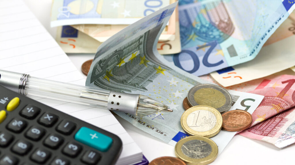 Σοκ από τις αναδρομικές εισφορές σε γιατρούς – φαρμακοποιούς