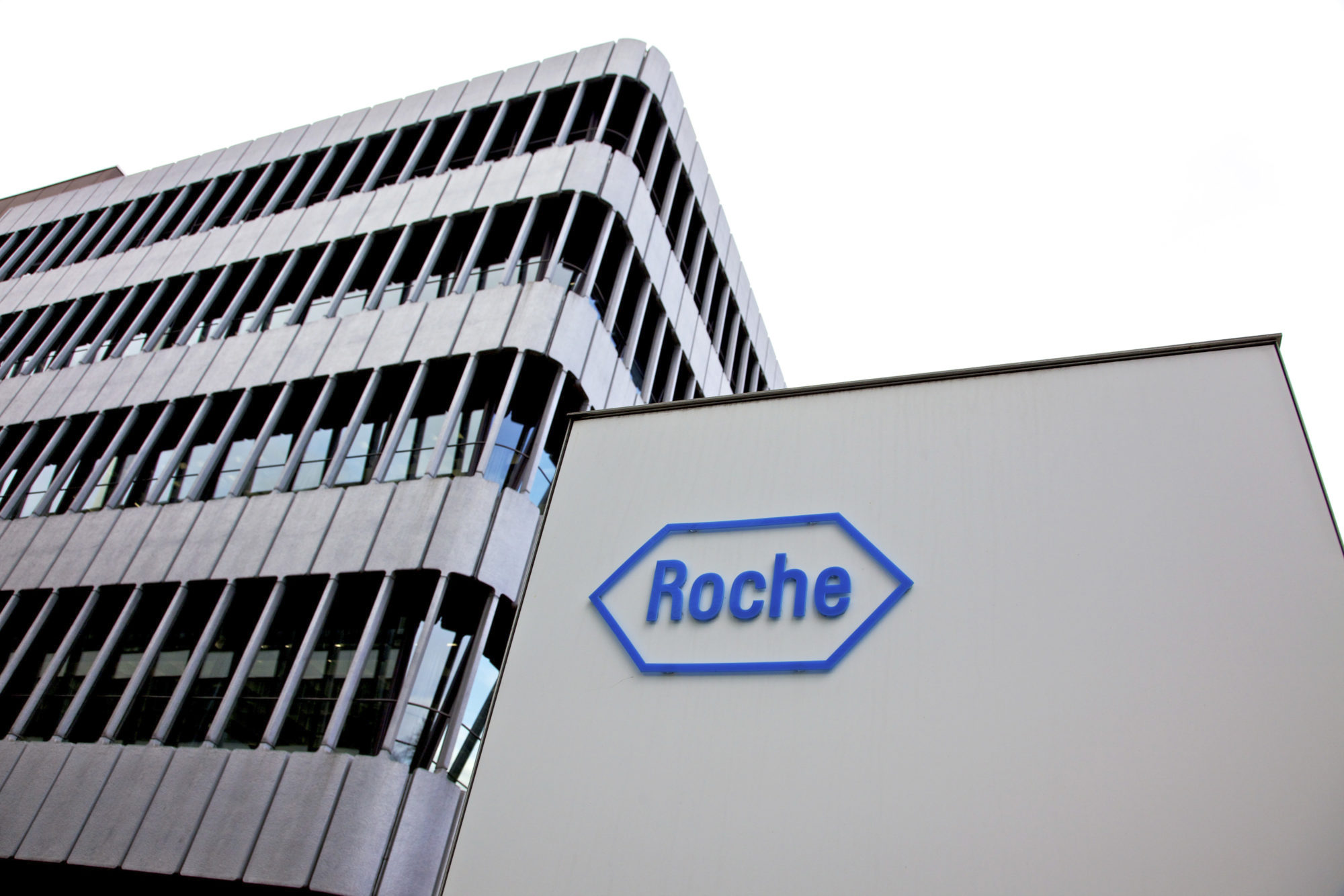 Προκλήσεις για «άκρως κερδοφόρα» φάρμακα της Roche που λήγει η πατέντα τους