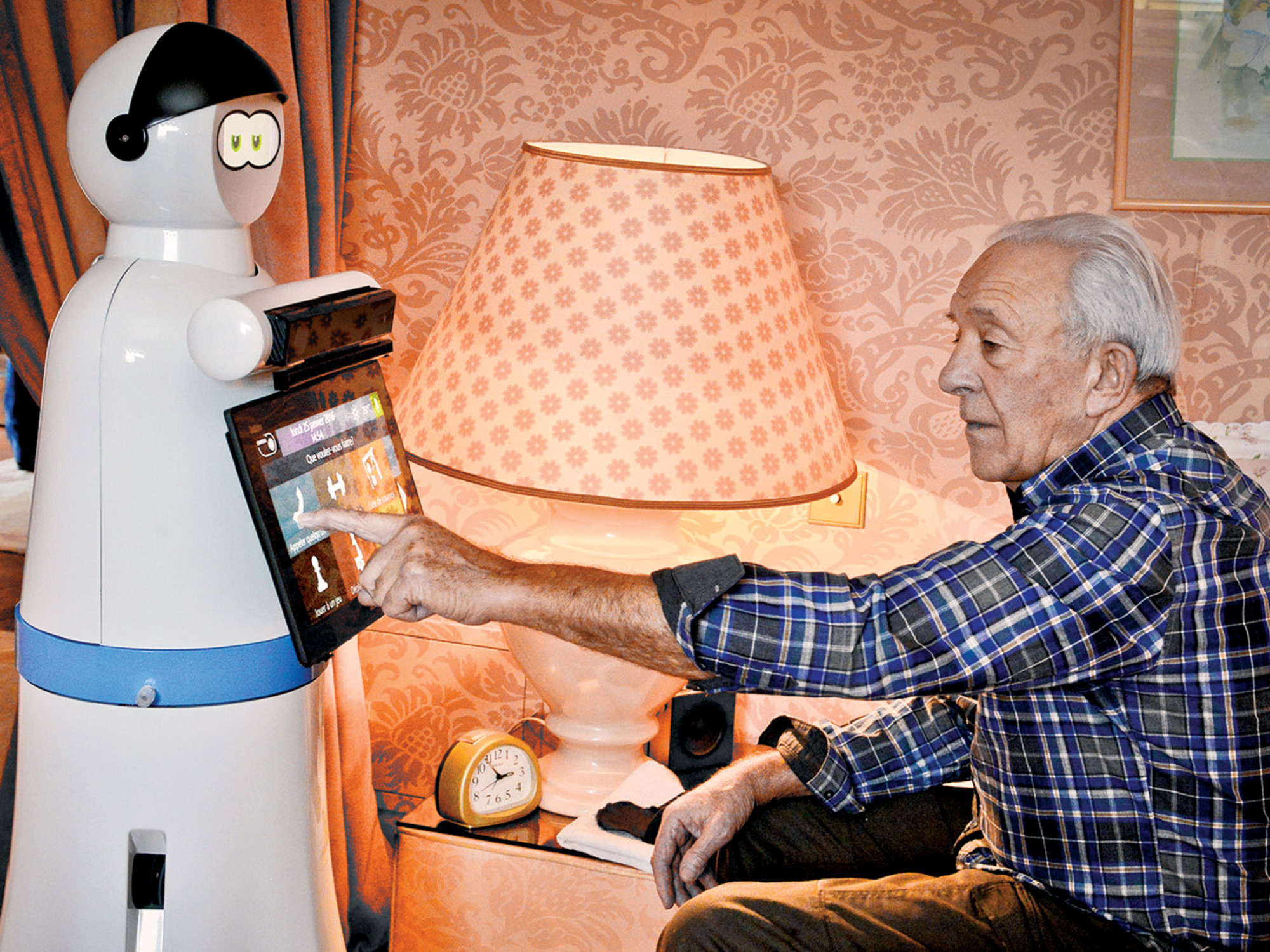 Η Ιαπωνία επενδύει στα ρομπότ φροντίδας ηλικιωμένων!
