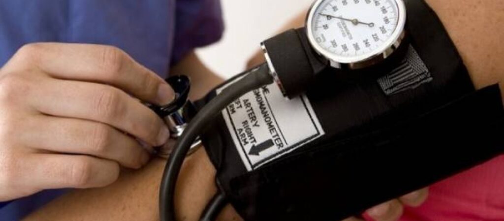 Ένας στους τέσσερις δεν γνωρίζει ότι έχει αρτηριακή πίεση