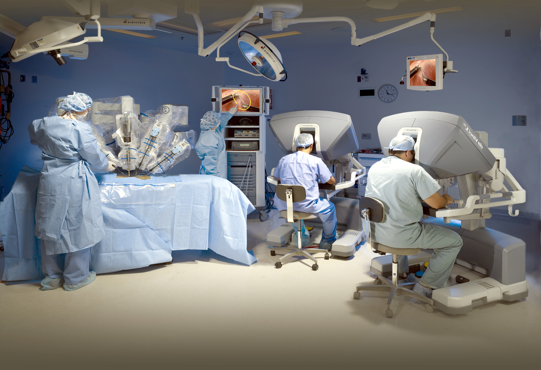 Έξυπνα ρομπότ βοηθούν χειρουργούς να εκτελούν ακριβείς επεμβάσεις