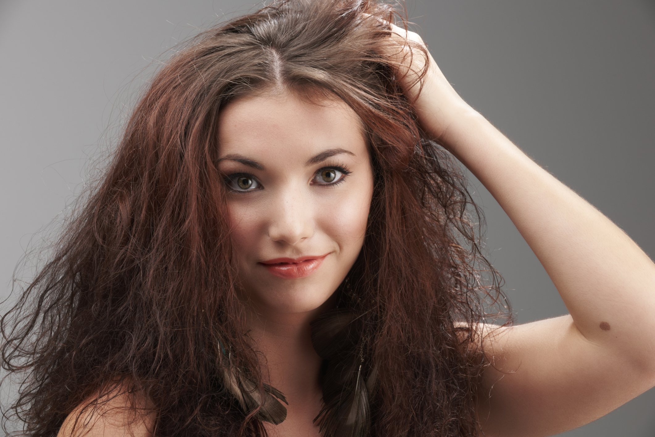 Αυτές οι συνήθειες καταστρέφουν τα μαλλιά σας