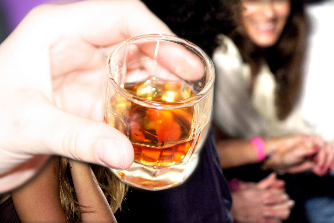 Το αλκοόλ βλάπτει σοβαρά: ποιοι οι κίνδυνοι