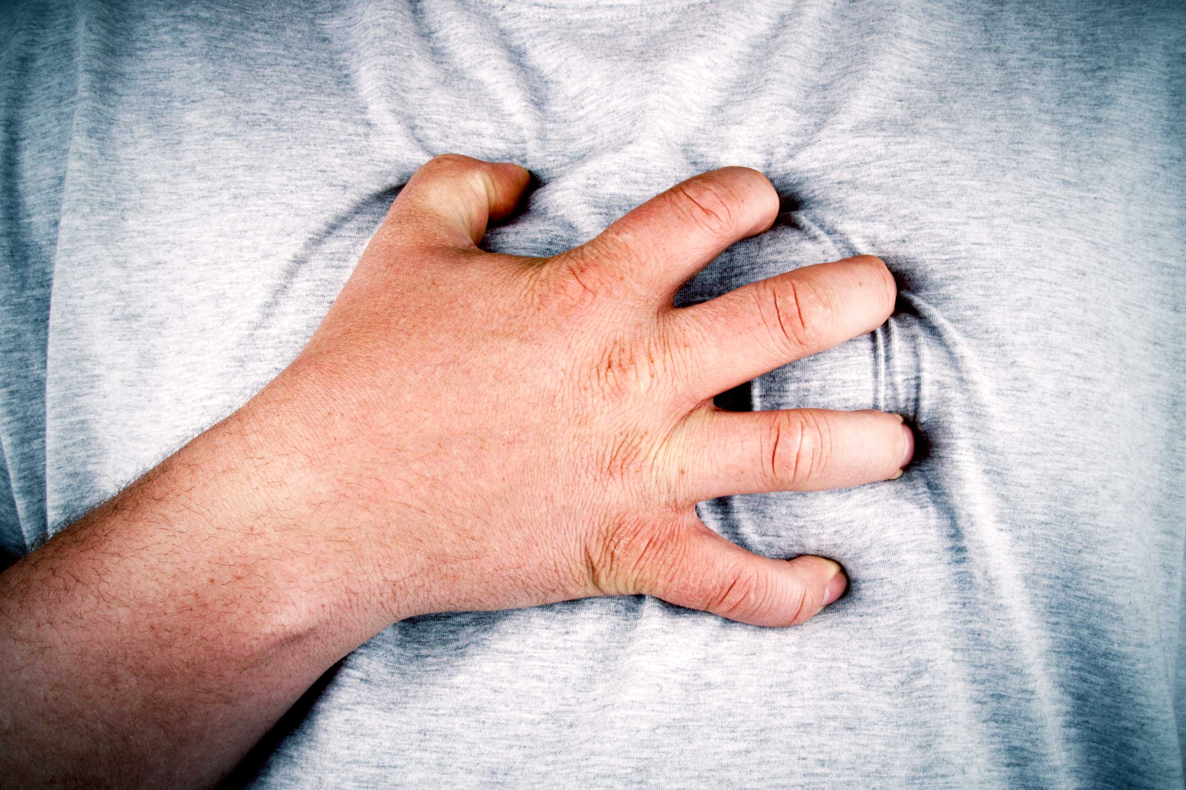 Ποια προειδοποιητικά σημάδια δείχνουν καρδιακή προσβολή