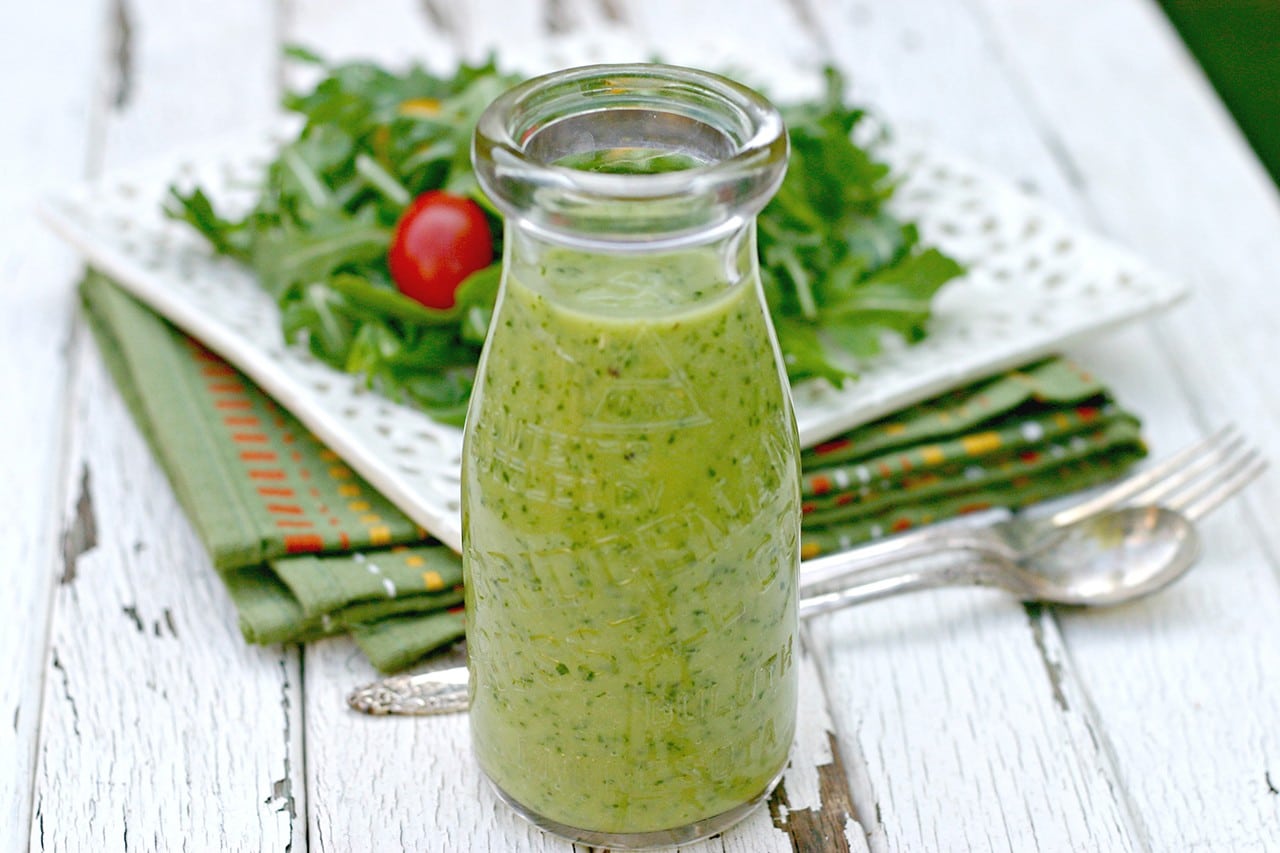 Υγιεινά dressing σαλάτας για να μη γίνεται βαρετή η δίαιτα