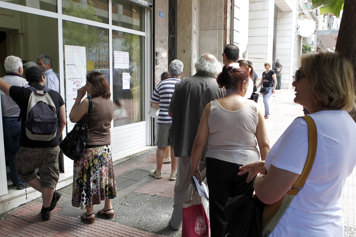 Εικόνες ντροπής σε φαρμακεία του ΕΟΠΥΥ