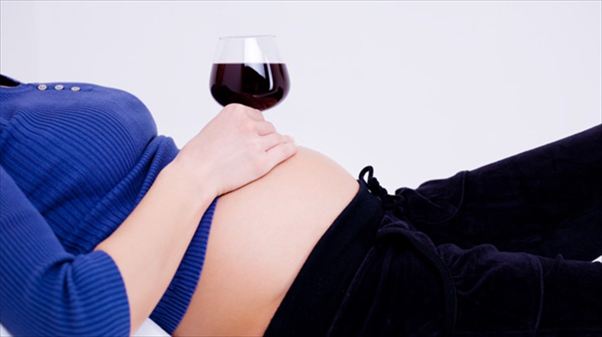 Ποιες είναι οι πιθανές συνέπειες του αλκοόλ στην εγκυμοσύνη