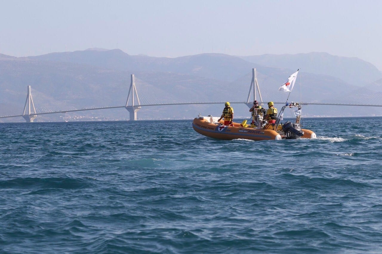 Οι ναυαγοσώστες  του Ε.Ε.Σ. έσωσαν Ελληνίδα αθλήτρια